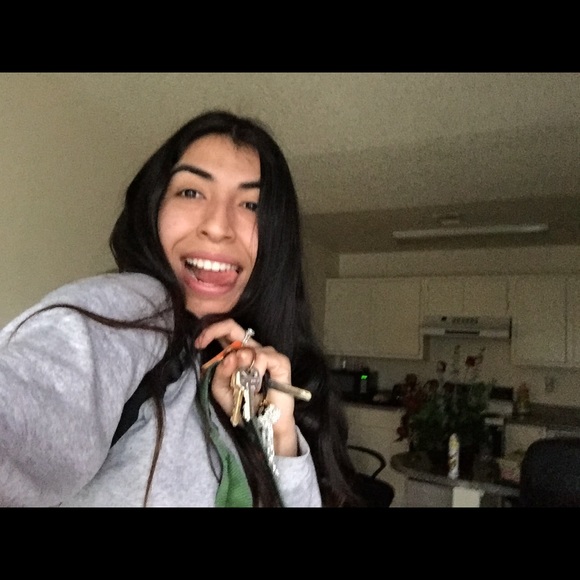 Meet your Posher, Karla - Picture 5 of 5